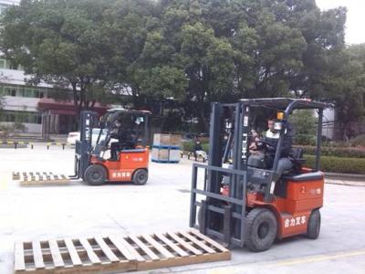 开叉车的技能是什么？